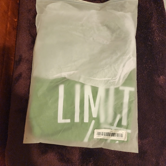 2 size 2XL(16) Screen Ts for 1 price! - "Limited Edition" - Picture 3 of 6